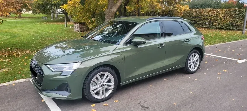 Gebraucht Audi A3 Sport 204 PS (150 kW) 2025 Grün Limousine