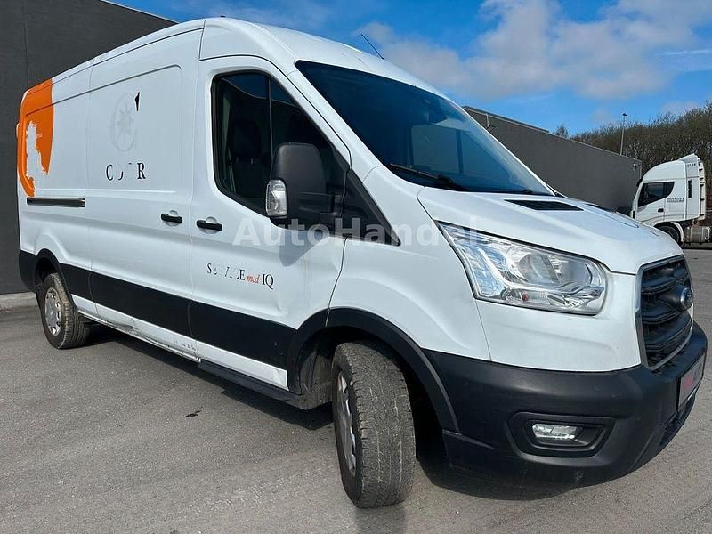 Gebraucht Ford Transit Trend 131 PS (96 kW) 2021 Weiß Van / Kleinbus