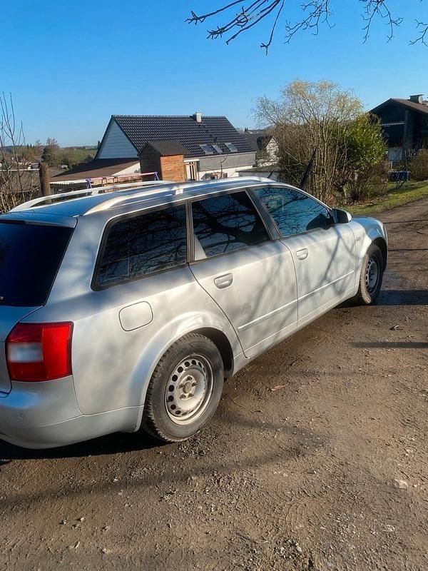 Gebraucht Audi A4 130 PS (95 kW) 2002 Silber Kombi