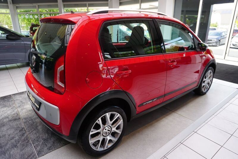 Gebraucht VW cross up! 75 PS (55 kW) 2016 Rot Kleinwagen