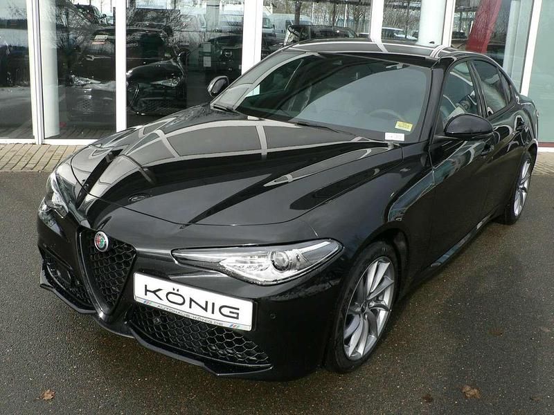 Schwarz Gebraucht 2023 Alfa Romeo Giulia Sprint Sprint Coupé | 37.490 € - Bild 1/4