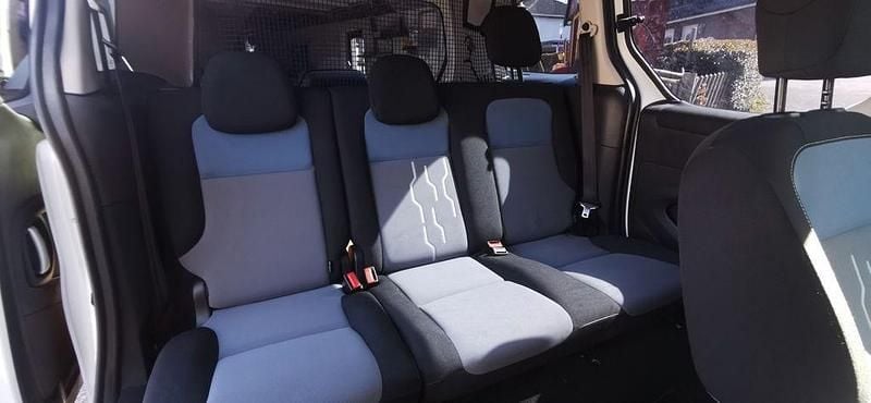 Gebraucht Peugeot Partner Tepee Active 99 PS (72 kW) 2015 Weiß Van / Kleinbus