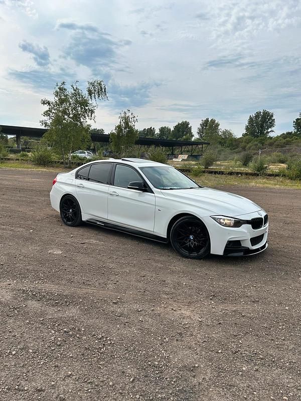 Weiß Gebraucht 2013 BMW 320 M Performance Limousine | 14.000 € (Teuer) - Bild 1/4
