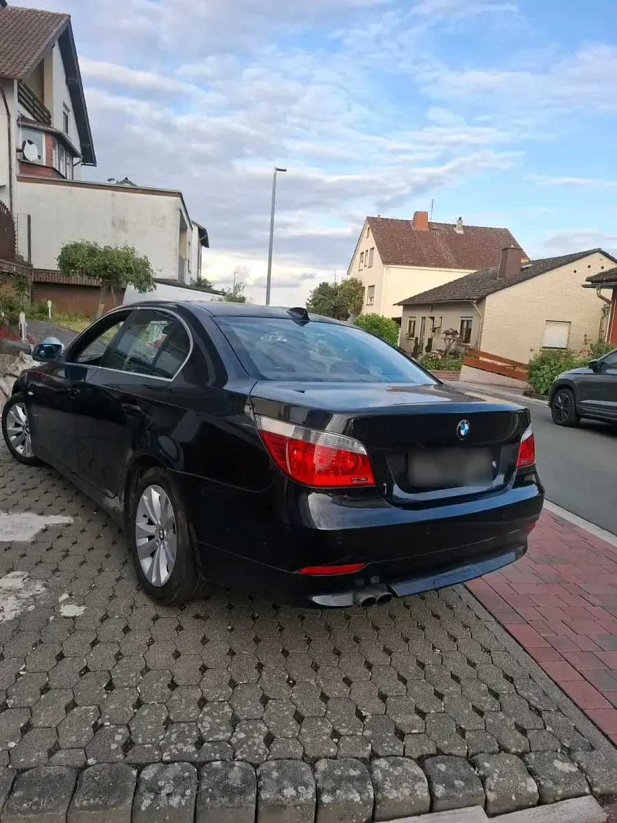 Gebraucht BMW 523 177 PS (130 kW) 2007 Schwarz Limousine