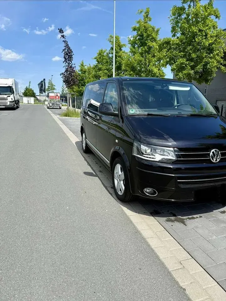 Gebraucht VW Multivan Highline 179 PS (131 kW) 2015 Schwarz Van / Kleinbus