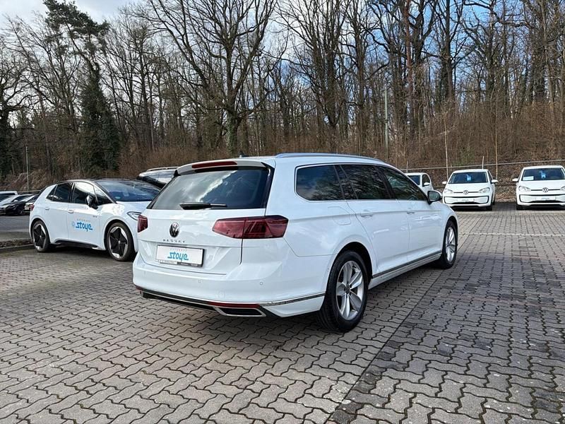 Gebraucht VW Passat Elegance 190 PS (139 kW) 2023 Weiß Kombi