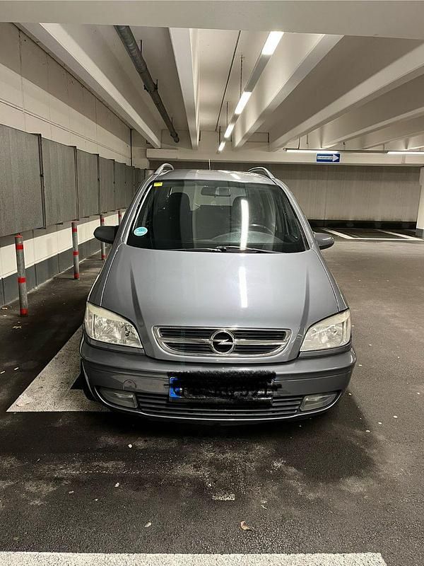 Grau Gebraucht 2005 Opel Zafira Van / Kleinbus | 1.100 € (Superpreis) - Bild 1/4