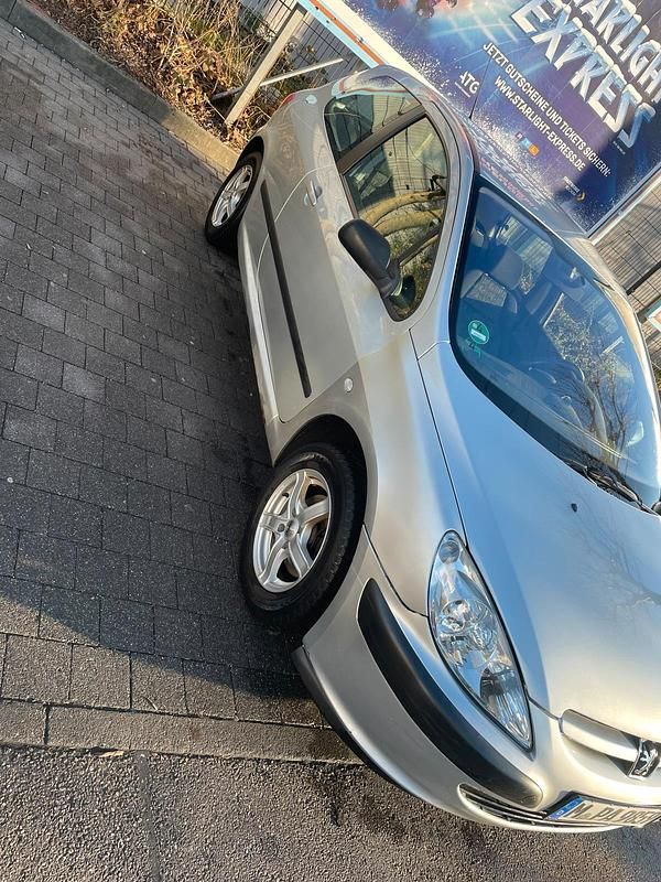 Silber Gebraucht 2004 Peugeot 307 Kleinwagen | 1.100 € (Fairer Preis) - Bild 1/4