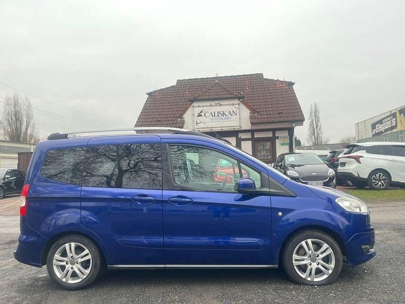 Gebraucht Ford Tourneo Courier Titanium 101 PS (74 kW) 2015 Blau Van / Kleinbus