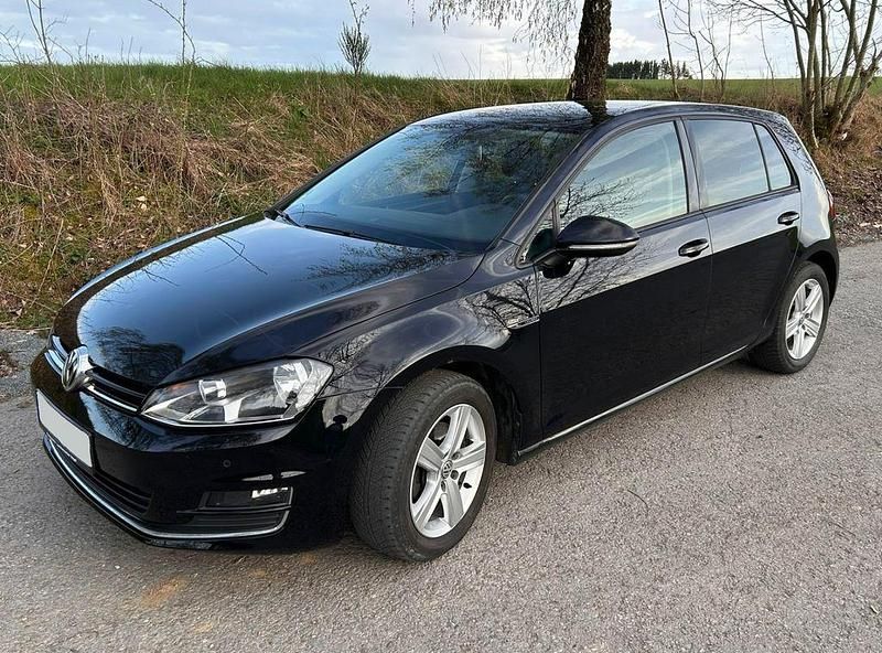 Gebraucht VW Golf VII LOUNGE 110 PS (80 kW) 2015 Schwarz Limousine