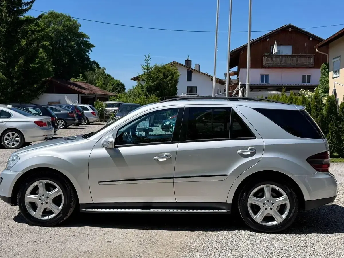 Gebraucht Mercedes ML350 272 PS (200 kW) 2005 Grau SUV