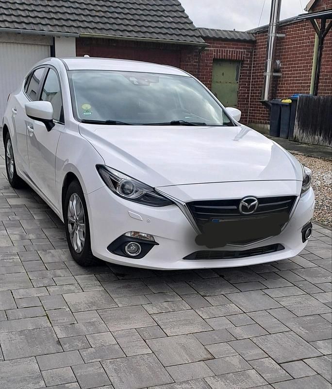 Weiß Gebraucht 2014 Mazda 3 Limousine | 8.300 € (Fairer Preis) - Bild 1/4