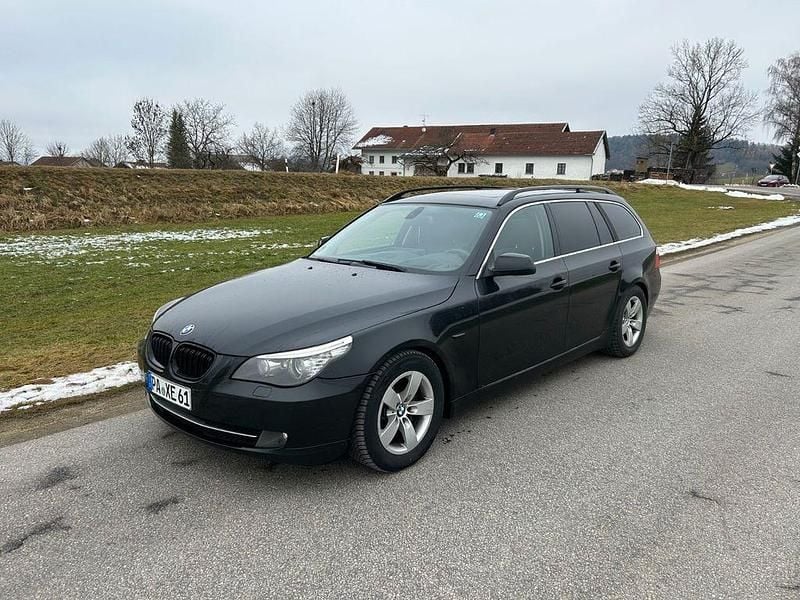 Gebraucht BMW 530 Sport Line 235 PS (172 kW) 2009 Schwarz Kombi