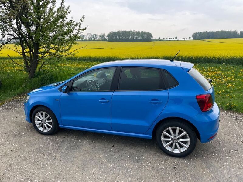 Blau Gebraucht 2016 VW Polo LOUNGE Kleinwagen | 8.800 € (Fairer Preis) - Bild 1/4