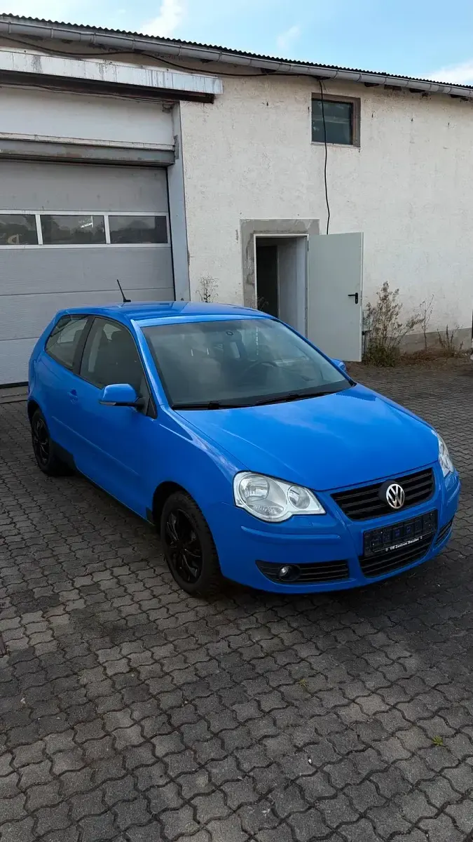 Gebraucht VW Polo 64 PS (47 kW) 2003 Blau Kleinwagen
