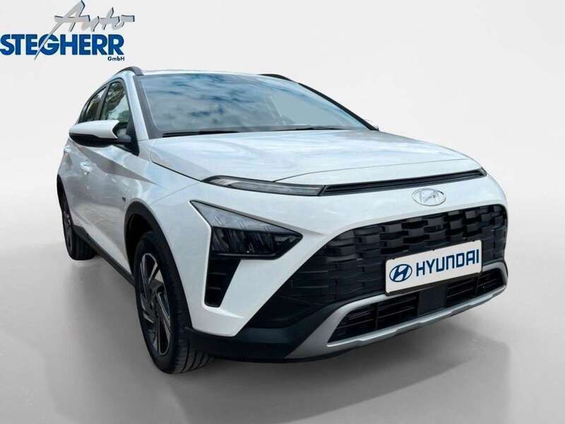Atlas white / sol Neu 2024 Hyundai Bayon Trend SUV | 19.900 € (Superpreis) - Bild 1/4