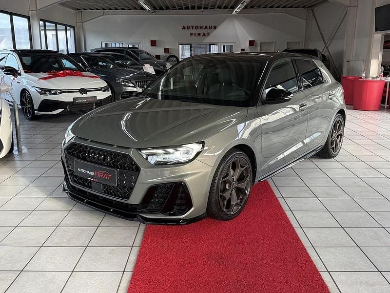 Grau Gebraucht 2019 Audi A1 Sportback S-Line Kleinwagen | 21.649 € (Teuer) - Bild 1/4