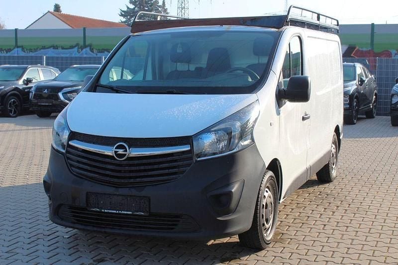 Weiß Gebraucht 2017 Opel Vivaro Van / Kleinbus | 10.990 € (Superpreis) - Bild 1/4