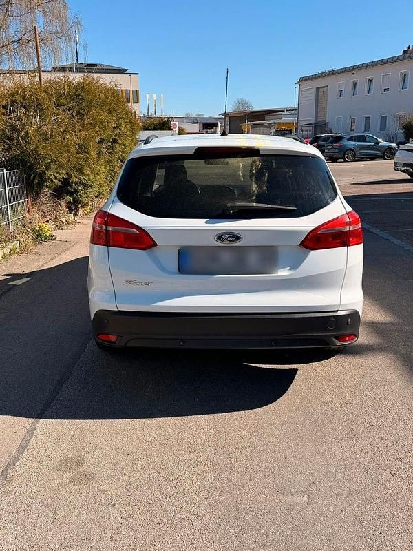 Usata Ford Focus Business Edition 120 CV (88 kW) 2015 Bianco Station wagon