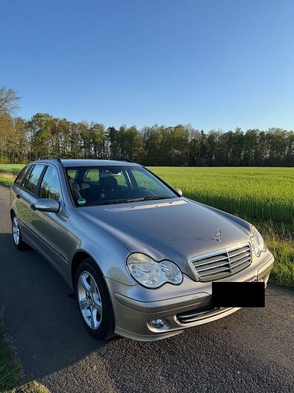 Gebraucht Mercedes C200 Classic 122 PS (89 kW) 2006 Silber Limousine