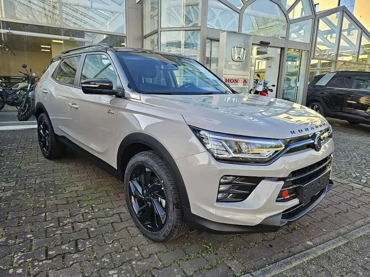 Neu KGM Korando 163 PS (119 kW) 2026 Late greige SUV