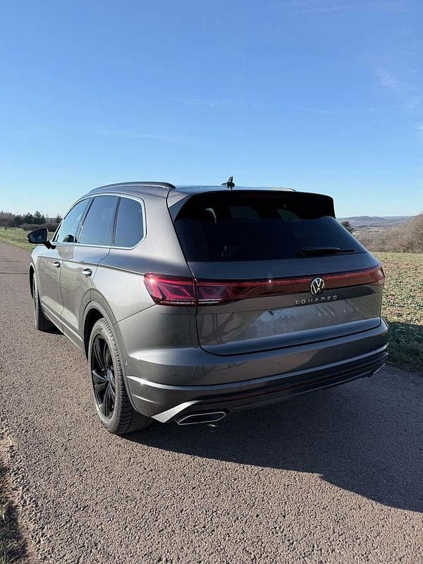 Gebraucht VW Touareg Elegance 286 PS (210 kW) 2023 Grau SUV