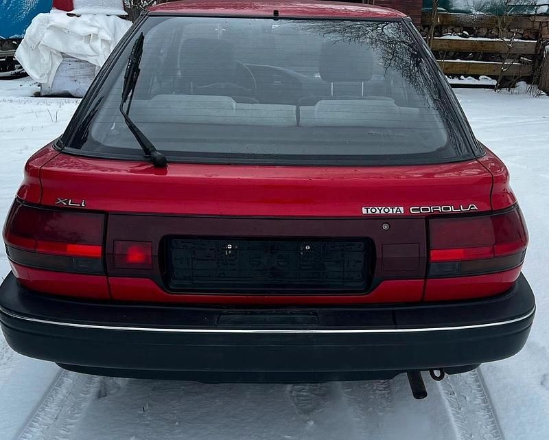 Gebraucht Toyota Corolla 75 PS (55 kW) 1991 Rot Kleinwagen