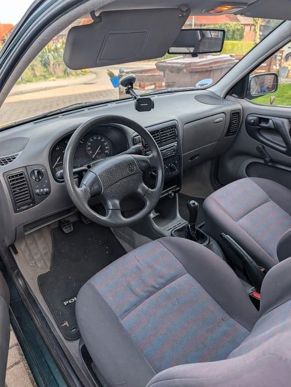 Second-hand VW Polo Basis 50 CP (36 kW) 1999 Verde Berlinǎ