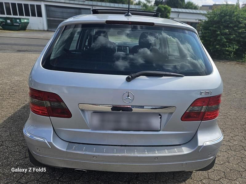Silber Gebraucht 2007 Mercedes B180 Van / Kleinbus | 1.900 € (Superpreis) - Bild 1/4