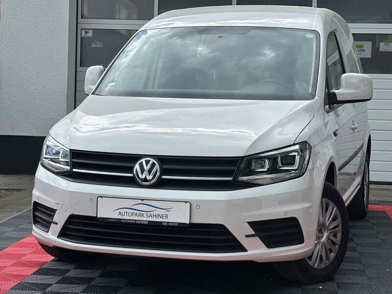 Weiß Gebraucht 2019 VW Caddy Van / Kleinbus | 9.999 € - Bild 1/4