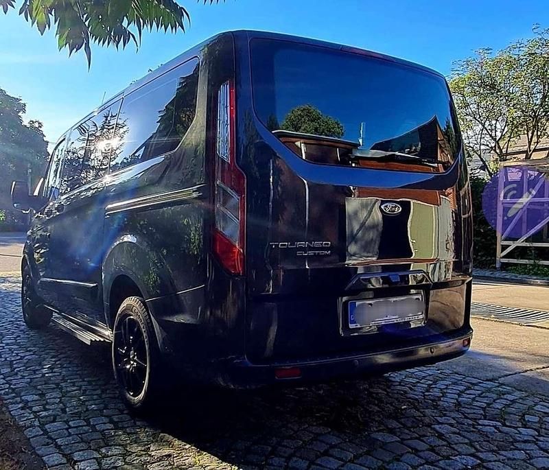 Gebraucht Ford Tourneo Custom Titanium 155 PS (114 kW) 2013 Grau Van