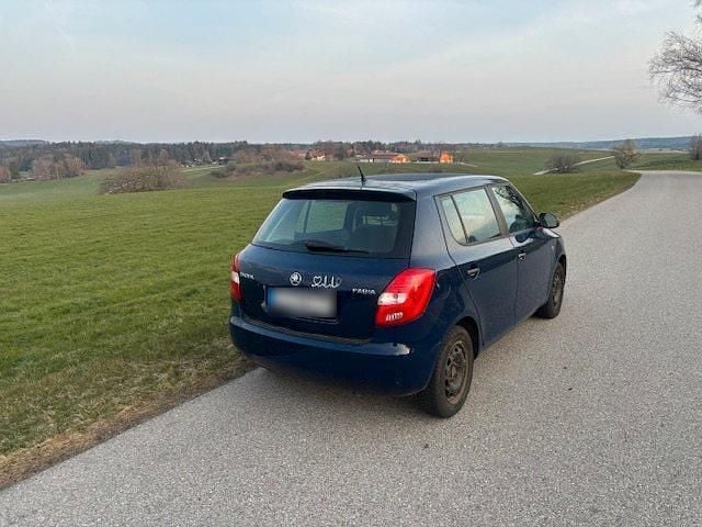 Second-hand Skoda Fabia 60 CP (44 kW) 2013 Albastru Hatchback