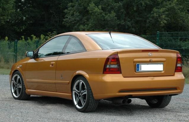Second-hand Opel Astra 158 CP (116 kW) 2000 Galben Coupe