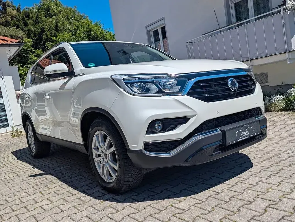 Gebraucht SsangYong Rexton Quartz 181 PS (133 kW) 2019 Weiß SUV