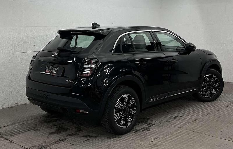 Gebraucht Fiat 600 101 PS (74 kW) 2025 Solid black SUV