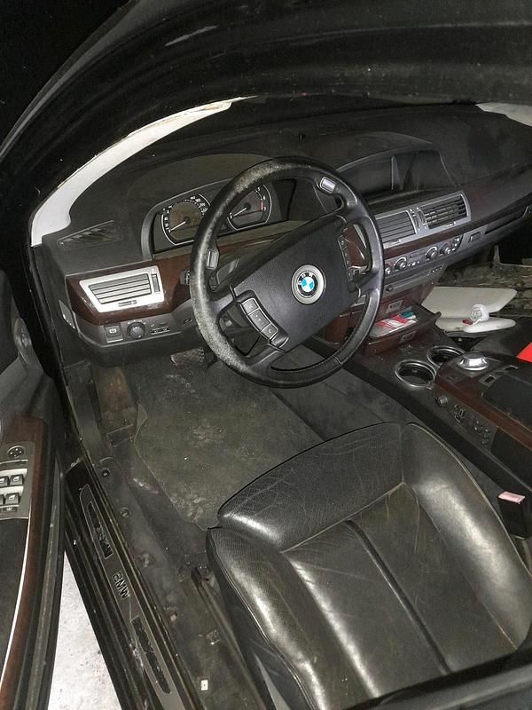 Gebraucht BMW 745L 330 PS (242 kW) 2001 Schwarz Limousine