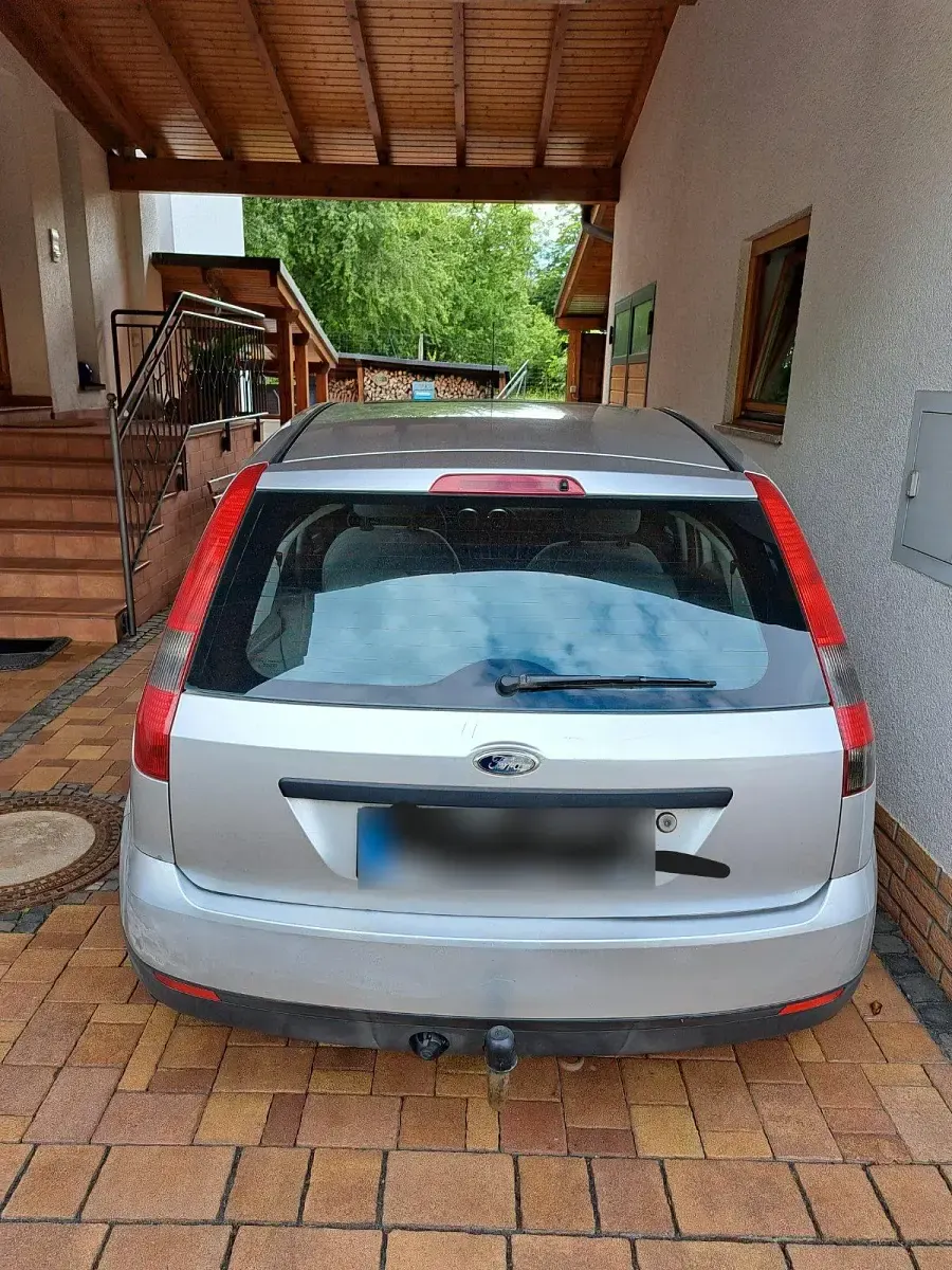 Gebraucht Ford Fiesta 70 PS (51 kW) 2002 Silber Kleinwagen