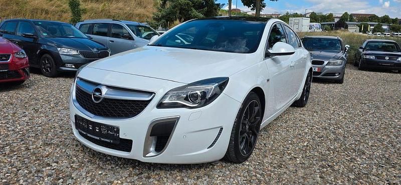 Weiß Gebraucht 2013 Opel Insignia OPC Limousine | 13.800 € (Teuer) - Bild 1/4