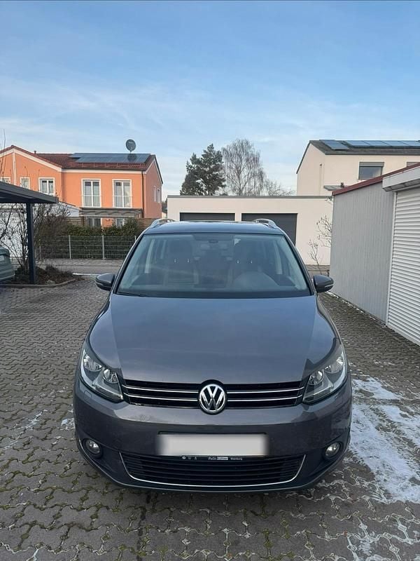 Grau Gebraucht 2014 VW Touran Van / Kleinbus | 9.400 € (Fairer Preis) - Bild 1/4