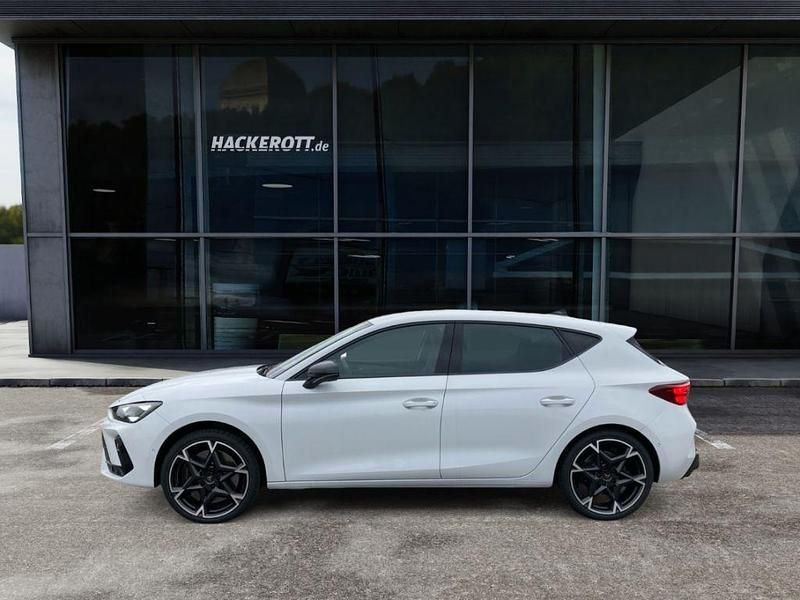 Neu Cupra Leon VZ 300 PS (220 kW) 2025 Weiss Limousine