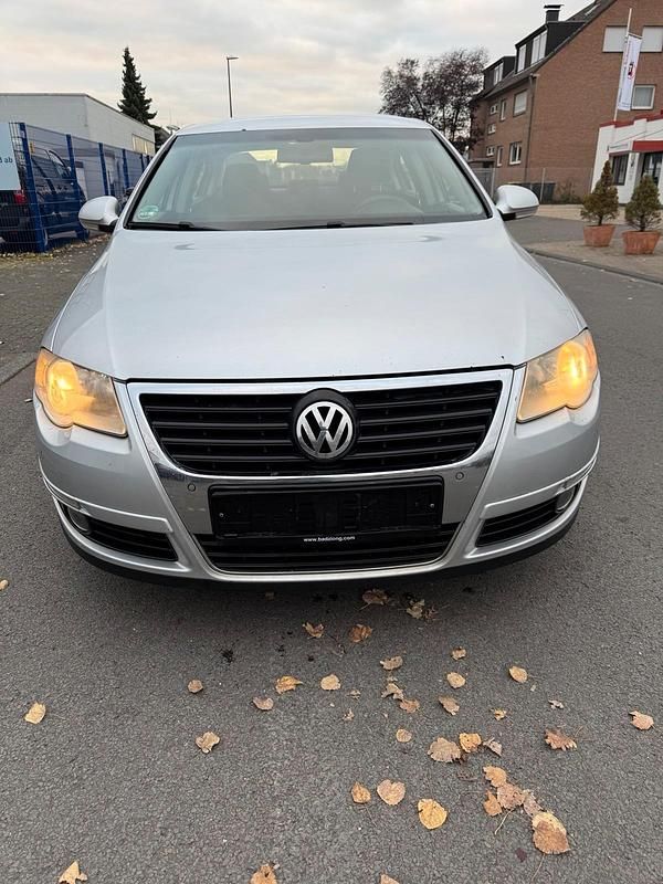 Silber Gebraucht 2008 VW Passat Limousine | 2.290 € (Guter Preis) - Bild 1/4