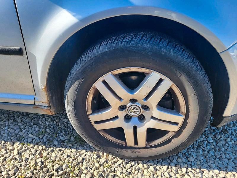 Gebraucht VW Golf IV 101 PS (74 kW) 2002 Silber Kombi