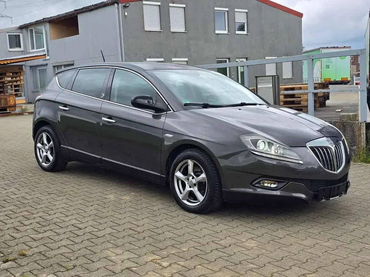 Gebraucht Lancia Delta 190 PS (139 kW) 2009 Grau Kleinwagen