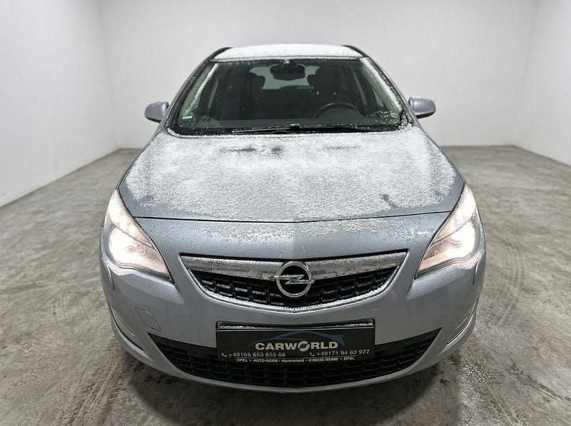 Gebraucht Opel Astra 140 PS (102 kW) 2012 Silber Kombi