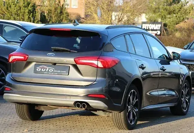 Używany Ford Focus Active X 147 KM (108 kW) 2021 Andere Sedan/Limuzyna