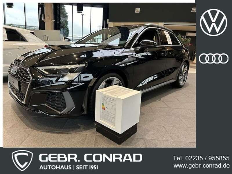 Mythosschwarz metallic Gebraucht 2025 Audi A3 Sportback S-Line Limousine | 44.789 € (Fairer Preis) - Bild 1/4