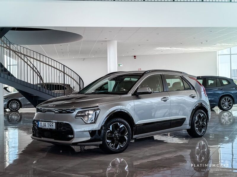 Grau Gebraucht 2023 Kia e-Niro 2 SUV | 30.377 € (Etwas zu teuer) - Bild 1/4