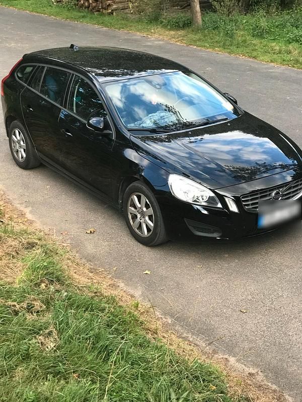 Schwarz Gebraucht 2013 Volvo V60 Kombi | 6.000 € (Fairer Preis) - Bild 1/4