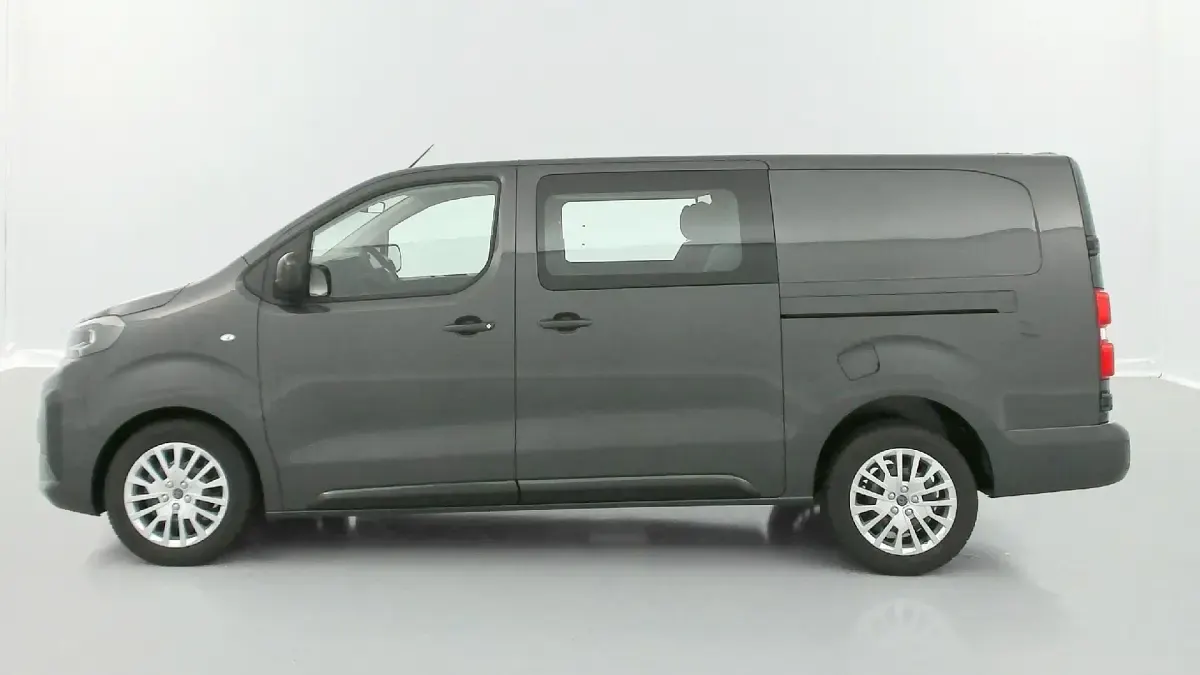 Neu Peugeot Expert 177 PS (130 kW) 2025 Gris titane Van