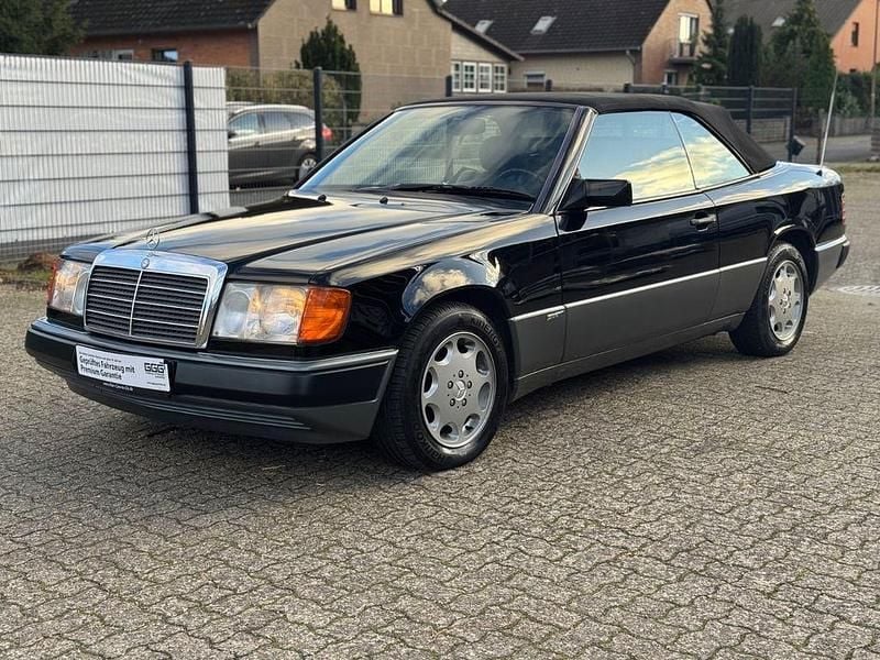Schwarz Gebraucht 1992 Mercedes E300 Sportline Cabrio | 20.990 € - Bild 1/4
